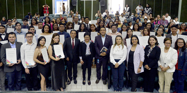 Entrega Rectora Mar A Lilia Cedillo Ram Rez Premio Ceneval Al Desempe O