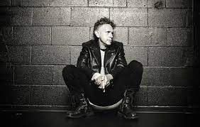Escuchen el nuevo tema solista de Martin Gore de Depeche Mode, 'Howler'. |  Cultture